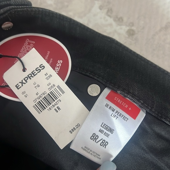 Express Black Jeggings Mid-Rise Stretch+ Denim Perfect Lift Size 8R - Picture 7 of 8